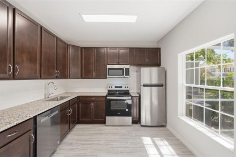 Touwnhouse à vendre à Bradenton, Floride: 3 chambres, 119.1 m2 № 2216945 - photo 10