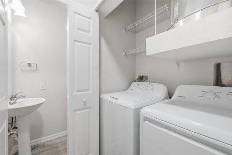 Touwnhouse à vendre à Bradenton, Floride: 3 chambres, 119.1 m2 № 2216945 - photo 6