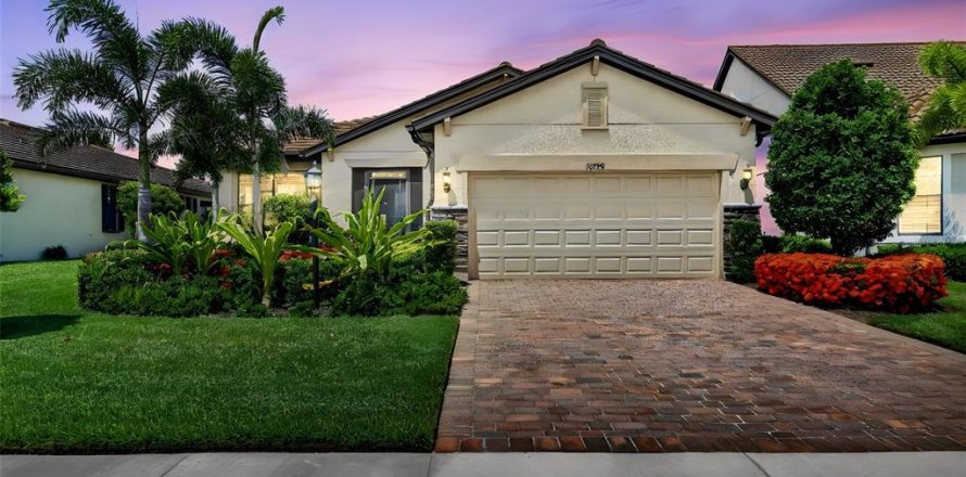 Casa en Bradenton, Florida 2 dormitorios, 184.88 m2 № 2138570
