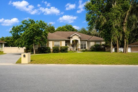 House in Lakeland, Florida 3 bedrooms, 231.05 sq.m. № 2195494