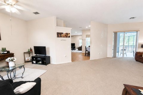 House in Lakeland, Florida 3 bedrooms, 231.05 sq.m. № 2195494 - photo 3