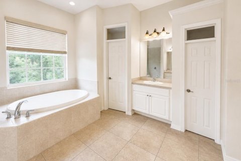 House in Lakeland, Florida 3 bedrooms, 231.05 sq.m. № 2195494 - photo 18