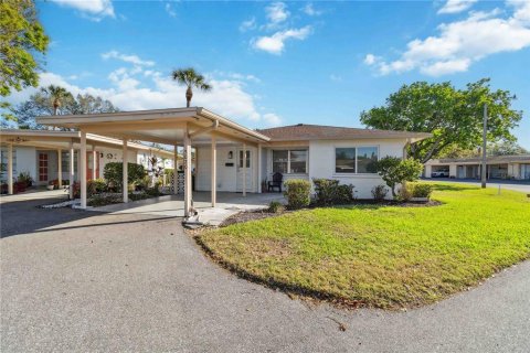 House in Bradenton, Florida 2 bedrooms, 95.5 sq.m. № 1904535 - photo 1