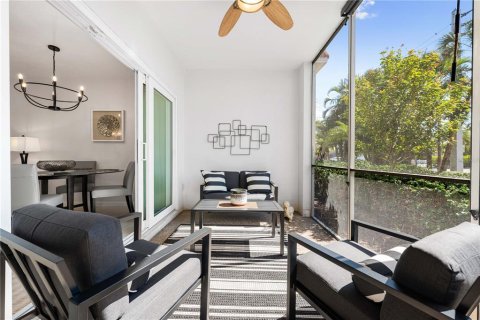 Condo in Sarasota, Florida, 2 bedrooms  № 1869607 - photo 19