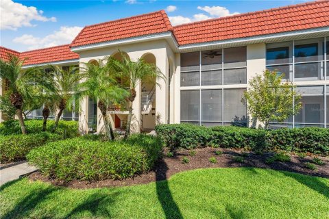 Condo in Sarasota, Florida, 2 bedrooms  № 1869607 - photo 3