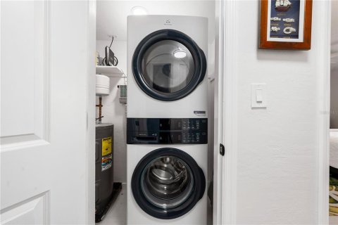 Condo in Sarasota, Florida, 2 bedrooms  № 1869607 - photo 26