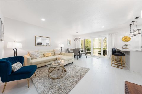 Condo in Sarasota, Florida, 2 bedrooms  № 1869607 - photo 14