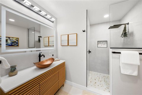 Condo in Sarasota, Florida, 2 bedrooms  № 1869607 - photo 23