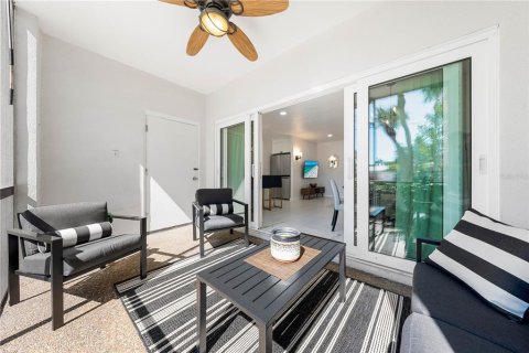 Condo in Sarasota, Florida, 2 bedrooms  № 1869607 - photo 17
