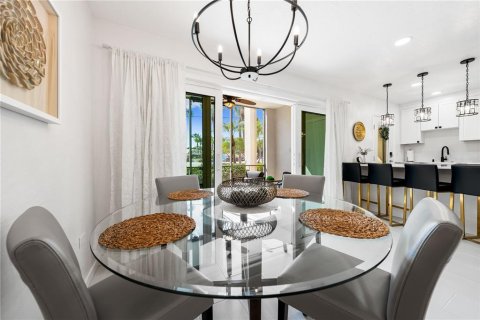Condo in Sarasota, Florida, 2 bedrooms  № 1869607 - photo 11