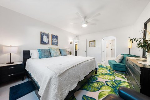 Condo in Sarasota, Florida, 2 bedrooms  № 1869607 - photo 21