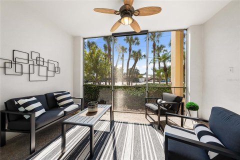 Condo in Sarasota, Florida, 2 bedrooms  № 1869607 - photo 18