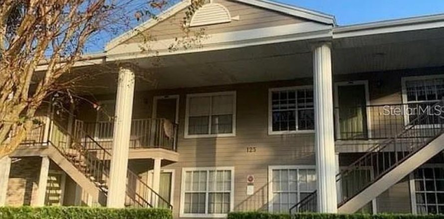 Condominio en Oviedo, Florida, 2 dormitorios  № 1813455