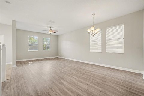 Casa en venta en Wesley Chapel, Florida, 4 dormitorios, 187.94 m2 № 2116378 - foto 5