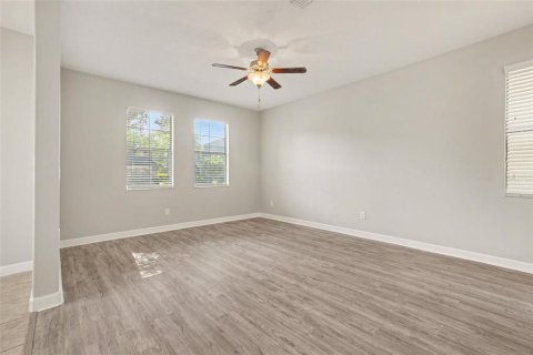 Casa en venta en Wesley Chapel, Florida, 4 dormitorios, 187.94 m2 № 2116378 - foto 6