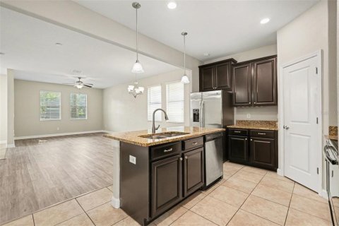 Casa en venta en Wesley Chapel, Florida, 4 dormitorios, 187.94 m2 № 2116378 - foto 10