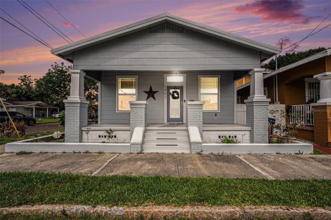 Casa en venta en Tampa, Florida, 3 dormitorios, 89.19 m2 № 1775556 - foto 1