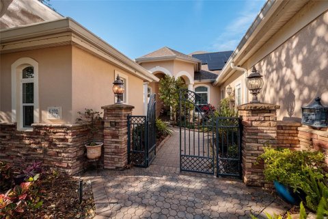 Villa ou maison à vendre à Saint Petersburg, Floride: 5 chambres, 422.52 m2 № 2121449 - photo 2