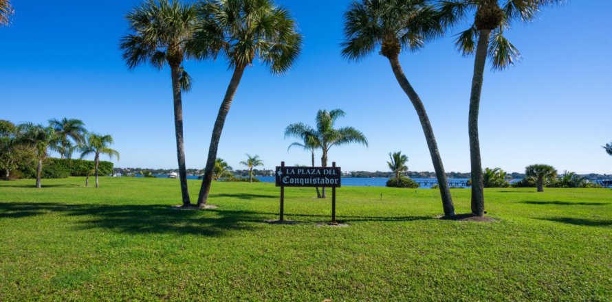 Condo in Stuart, Florida, 2 bedrooms № 984389