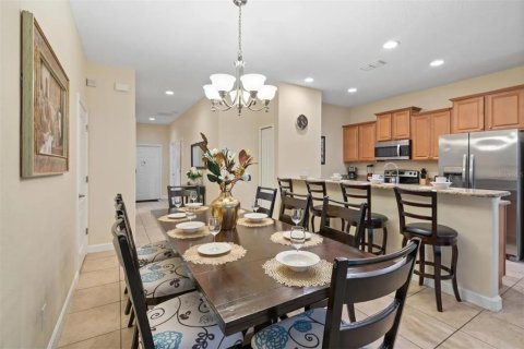Townhouse in Kissimmee, Florida 5 bedrooms, 188.03 sq.m. № 1540596 - photo 5