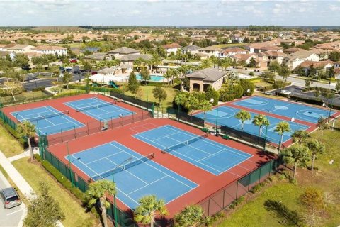Townhouse in Orlando, Florida 4 bedrooms, 214.6 sq.m. № 2277319 - photo 28