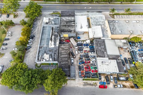 Купить коммерческую недвижимость в Холливуд, Флорида № 1982945 - фото 12