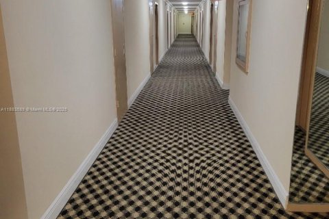 Снять в аренду кондоминиум в Халландейл-Бич, Флорида 2 спальни, 102.19м2, № 1929817 - фото 4