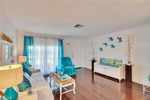 House in Clearwater, Florida 2 bedrooms, 111.3 sq.m. № 1733034 - photo 5