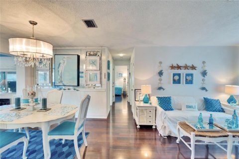 House in Clearwater, Florida 2 bedrooms, 111.3 sq.m. № 1733034 - photo 7