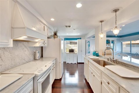 House in Clearwater, Florida 2 bedrooms, 111.3 sq.m. № 1733034 - photo 21