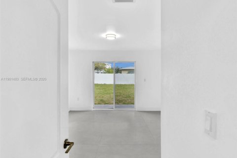 Casa en venta en North Miami, Florida, 5 dormitorios, 185.8 m2 № 2023348 - foto 27