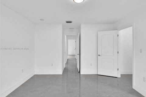 Casa en venta en North Miami, Florida, 5 dormitorios, 185.8 m2 № 2023348 - foto 29