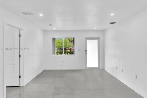 Casa en venta en North Miami, Florida, 5 dormitorios, 185.8 m2 № 2023348 - foto 20