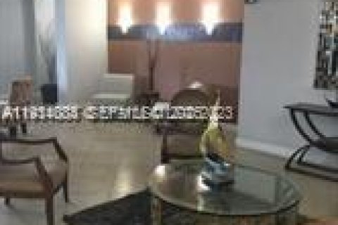 Снять в аренду кондоминиум в Майами-Бич, Флорида 1 спальня, 58.81м2, № 1992400 - фото 3