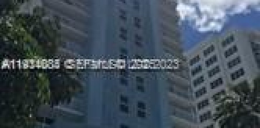 Кондоминиум с 1 спальней в Майами-Бич, Флорида № 1992400