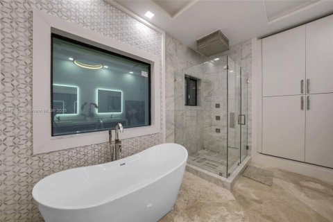 House in Miramar, Florida 5 bedrooms, 340.67 sq.m. № 1696673 - photo 7
