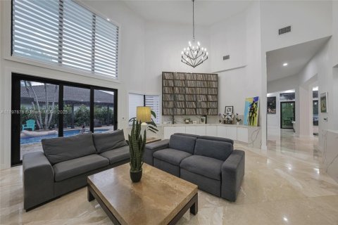 House in Miramar, Florida 5 bedrooms, 340.67 sq.m. № 1696673 - photo 13