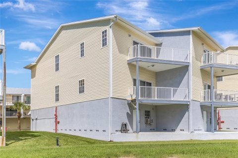 Adosado en venta en Indian Shores, Florida, 3 dormitorios, 171.87 m2 № 2221831 - foto 3