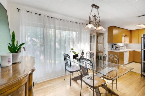 Villa ou maison à vendre à Fruitland Park, Floride: 3 chambres, 137.77 m2 № 2220167 - photo 7