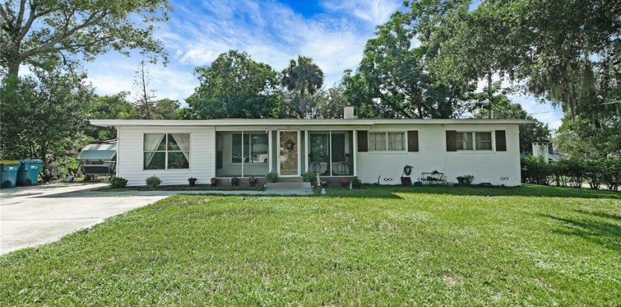 Villa ou maison à Fruitland Park, Floride 3 chambres, 137.77 m2 № 2220167