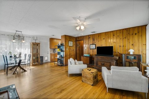 Villa ou maison à vendre à Fruitland Park, Floride: 3 chambres, 137.77 m2 № 2220167 - photo 4