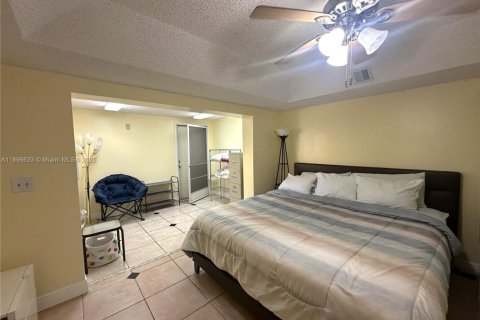 Снять в аренду кондоминиум в Дорал, Флорида 3 спальни, 184.23м2, № 1948333 - фото 17