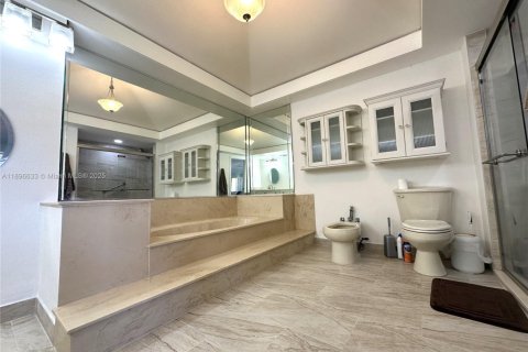 Снять в аренду кондоминиум в Дорал, Флорида 3 спальни, 184.23м2, № 1948333 - фото 22