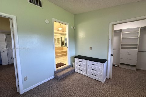 Снять в аренду кондоминиум в Дорал, Флорида 3 спальни, 184.23м2, № 1948333 - фото 16