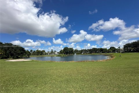 Снять в аренду кондоминиум в Дорал, Флорида 3 спальни, 184.23м2, № 1948333 - фото 29