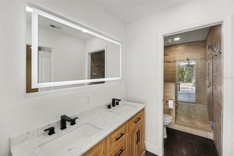 House in Tarpon Springs, Florida 4 bedrooms, 142.6 sq.m. № 2099296 - photo 16