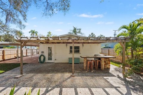 House in Tarpon Springs, Florida 4 bedrooms, 142.6 sq.m. № 2099296 - photo 27