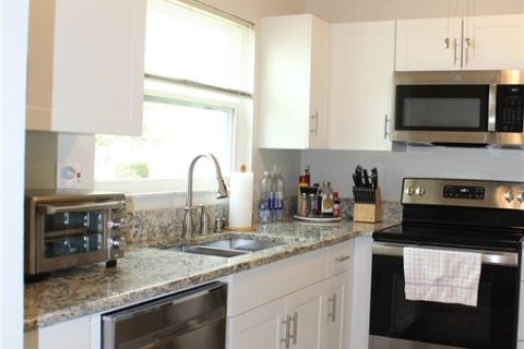 Купить виллу или дом в Нью-Порт-Ричи, Флорида 5 комнат, 94.85м2, № 1803213 - фото 2