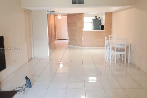 Condo in Boca Raton, Florida, 2 bedrooms  № 1774575 - photo 1