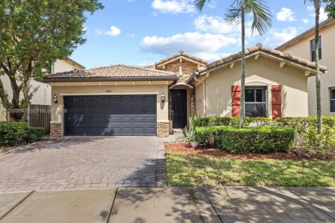 Casa en Homestead, Florida 4 dormitorios, 175.03 m2 № 2378697